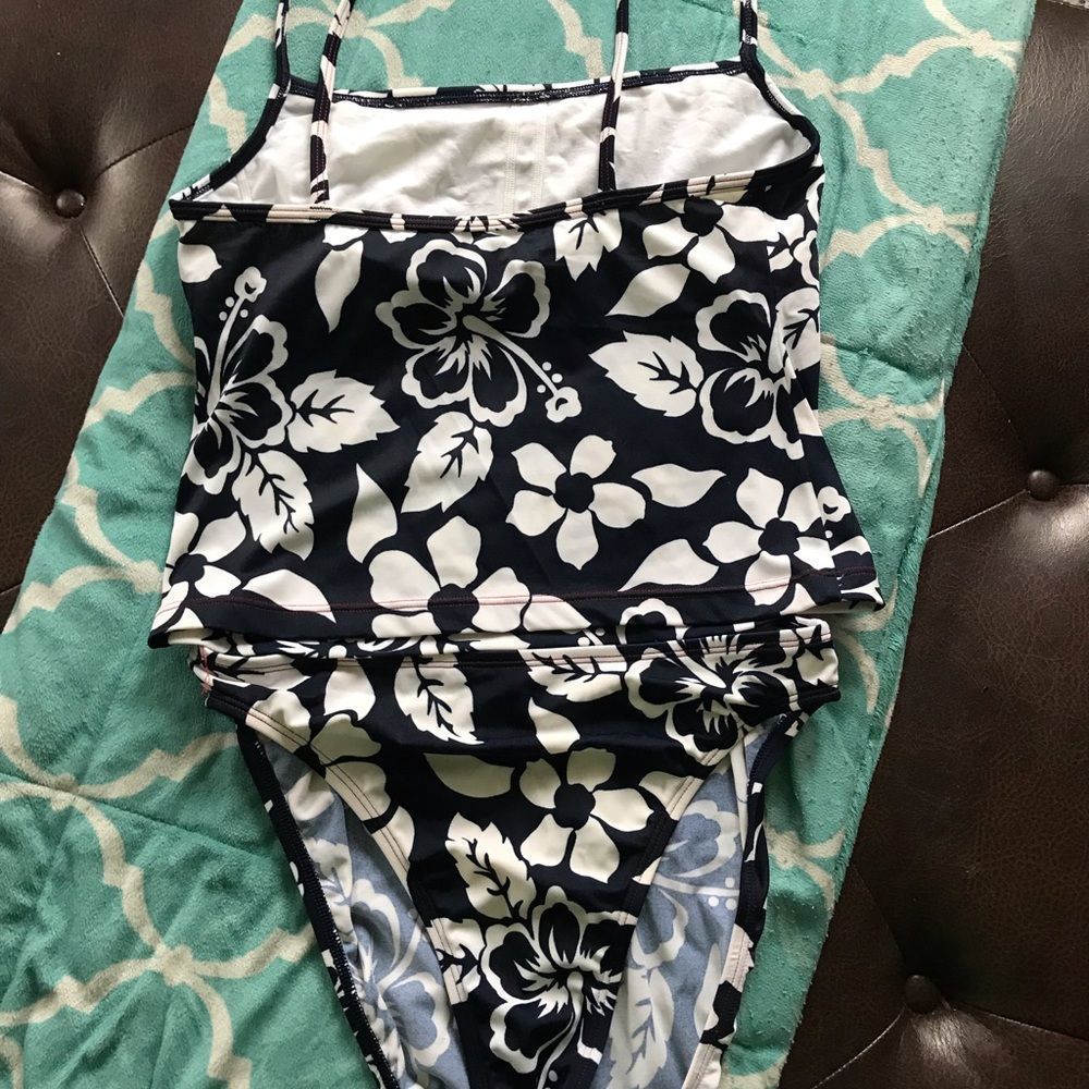Women’s Tommy Hilfiger bikini in size 10. Black with white flowers pattern
